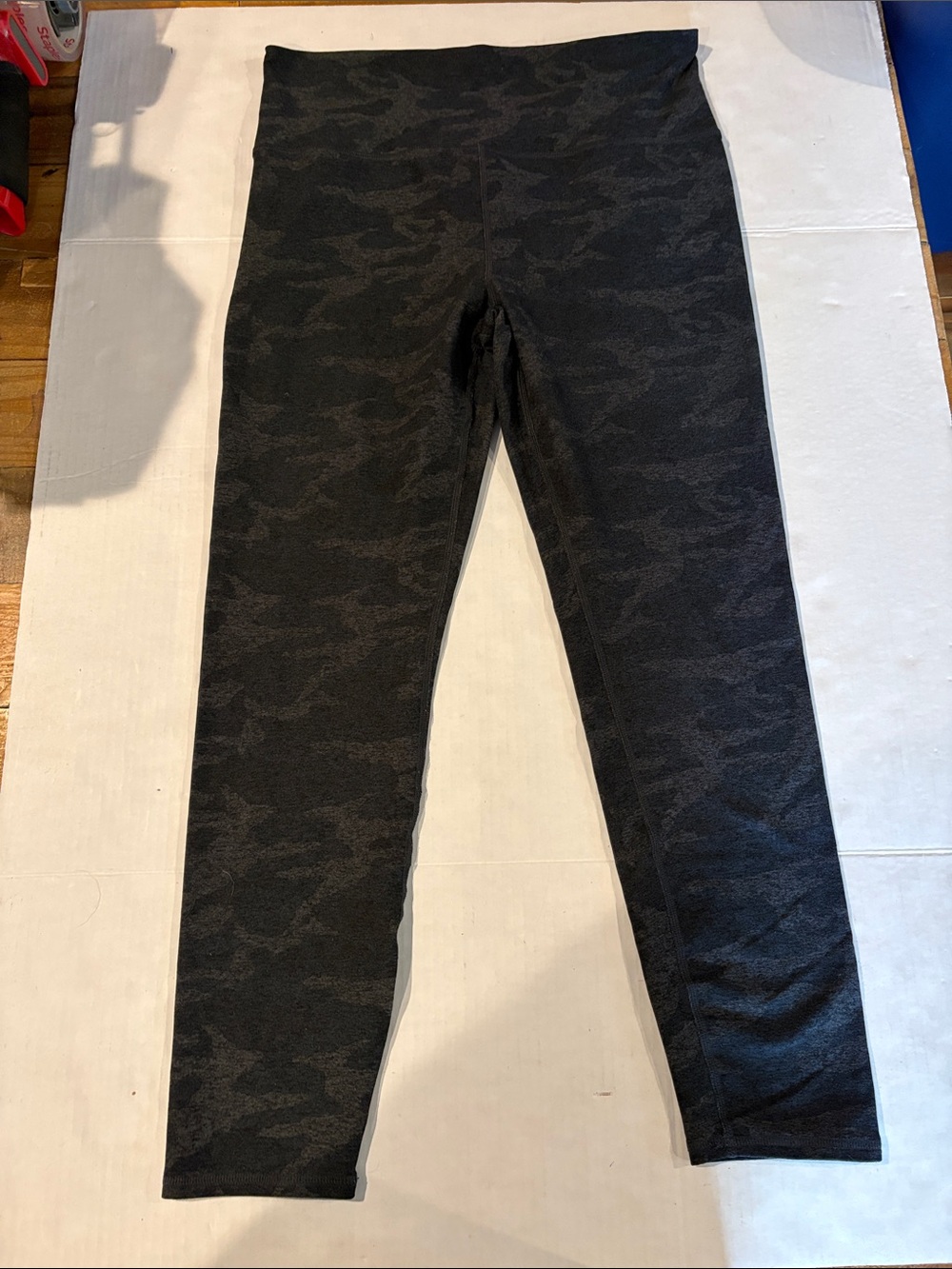 Vuori Black Camo Leggings - Comfortable Everyday Bottoms